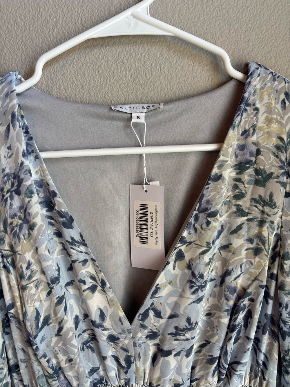 Baltic Born Floral V-Neck Maxi Dress in Light Blue and Cream NWT - Picture 5 of 5